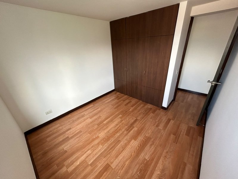 Apartamento en arriendo en Uribe Angel, Envigado · foto 9 de 18