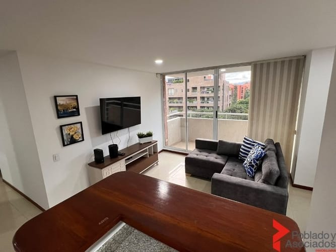 Apartamento de 2 alcobas en venta en Castropol, Medellín, 68 m² · foto 2 de 8