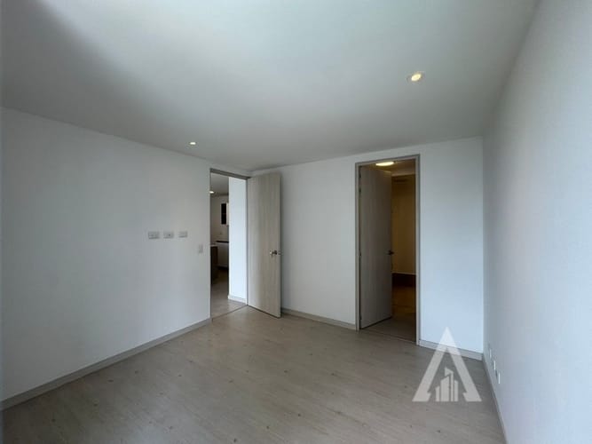 Apartamento de 2 alcobas en arriendo en Castropol, Medellín, 74 m² · foto 7 de 15