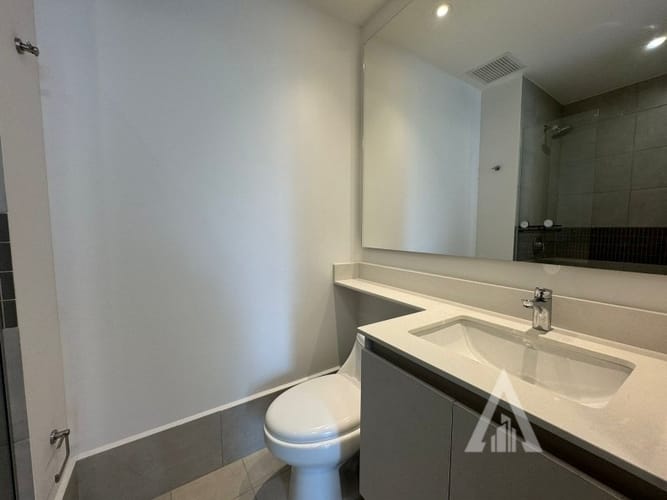 Apartamento de 2 alcobas en arriendo en Castropol, Medellín, 74 m² · foto 11 de 15