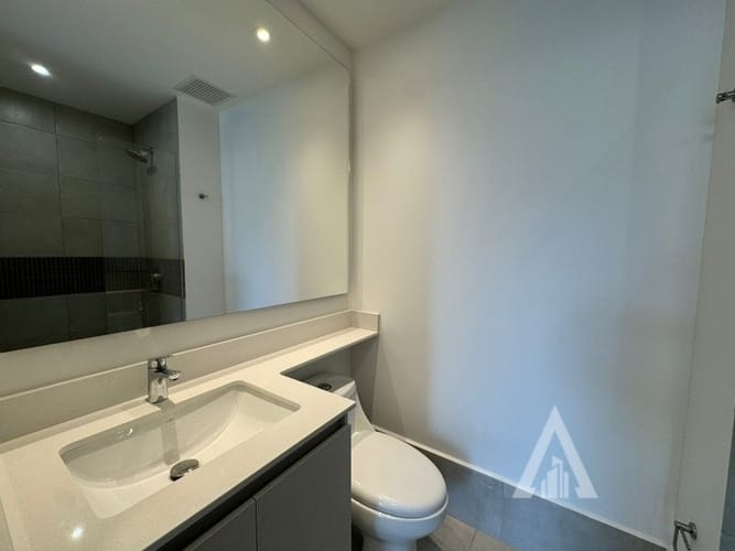 Apartamento de 2 alcobas en arriendo en Castropol, Medellín, 74 m² · foto 13 de 15