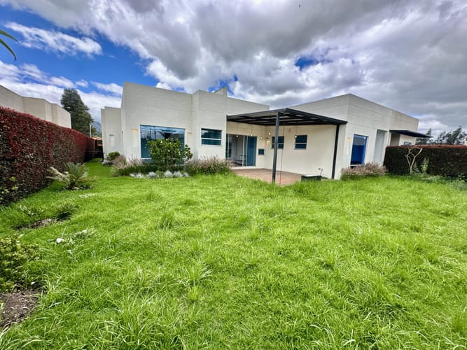 Casa de 4 alcobas en arriendo en Santa Cruz, Cajicá, 260 m² · foto 18 de 24