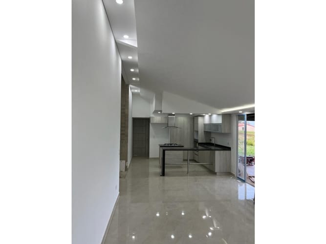 Casa de 4 alcobas en venta en Potrerito, Jamundí, 190 m² · foto 3 de 10