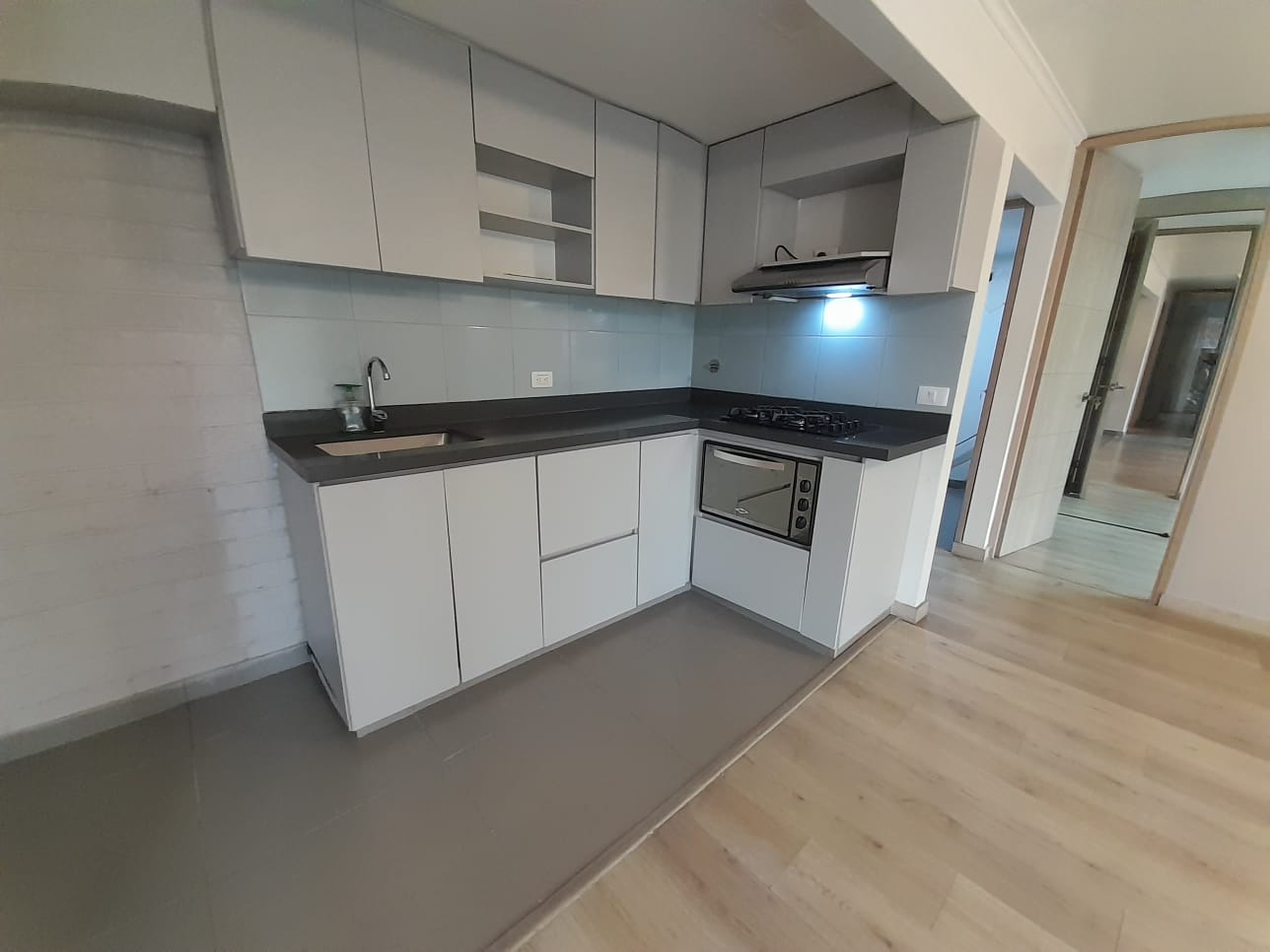 Apartamento en arriendo en Vía Las Palmas, Medellín · foto 2 de 18