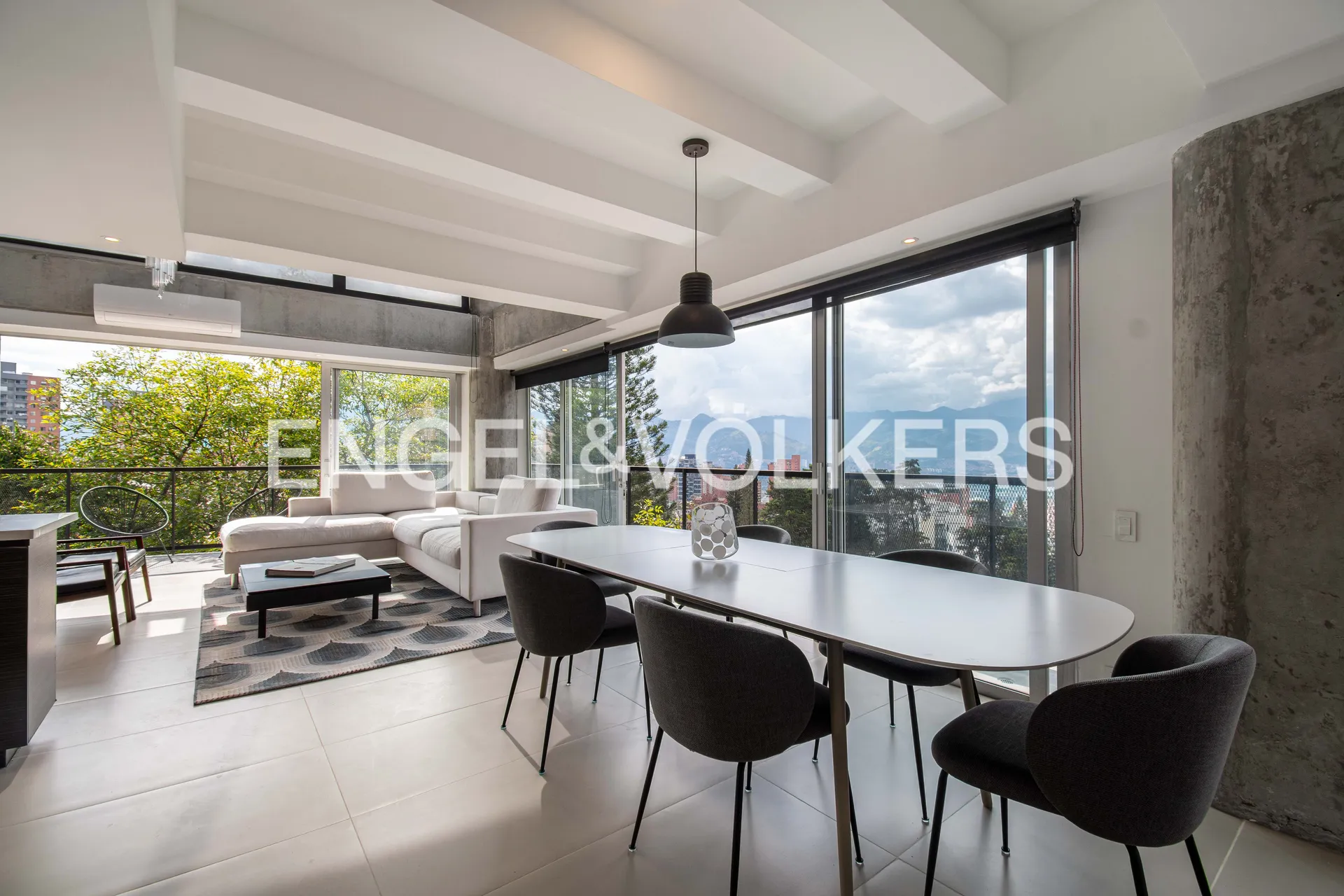 Apartamento en arriendo en El Poblado, Medellín · foto 2 de 12