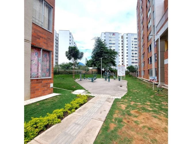 Apartamento de 3 alcobas en venta en Villas De Navarra, Piedecuesta, 58 m² · foto 2 de 16