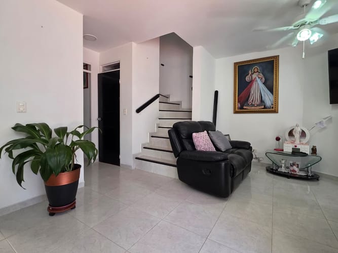 Casa de 4 alcobas en venta en Cr Gratamira, Villavicencio, 135 m² · foto 4 de 24