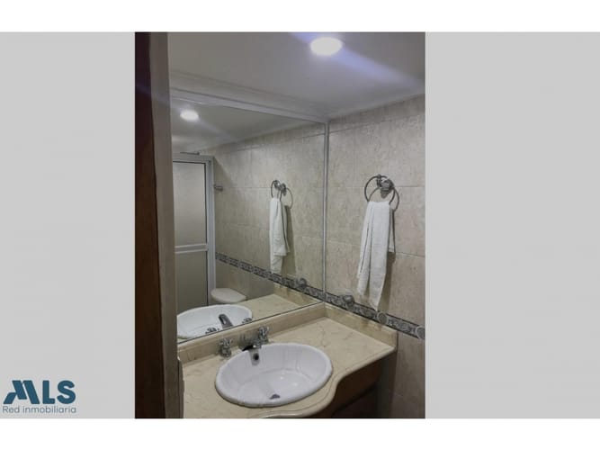 Apartaestudio en venta en Laureles, Medellín, 88 m² · foto 7 de 8