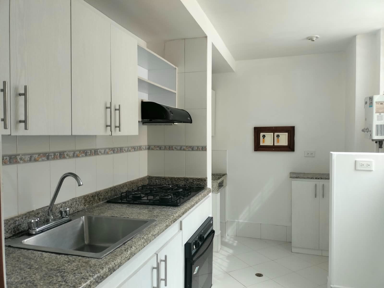 Apartamento en arriendo en El Poblado, Medellín · foto 5 de 17
