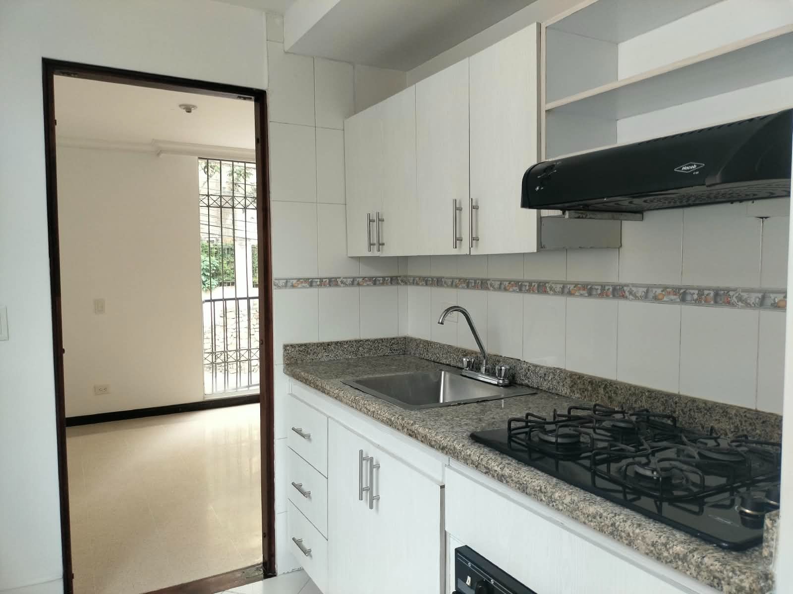 Apartamento en arriendo en El Poblado, Medellín · foto 7 de 17