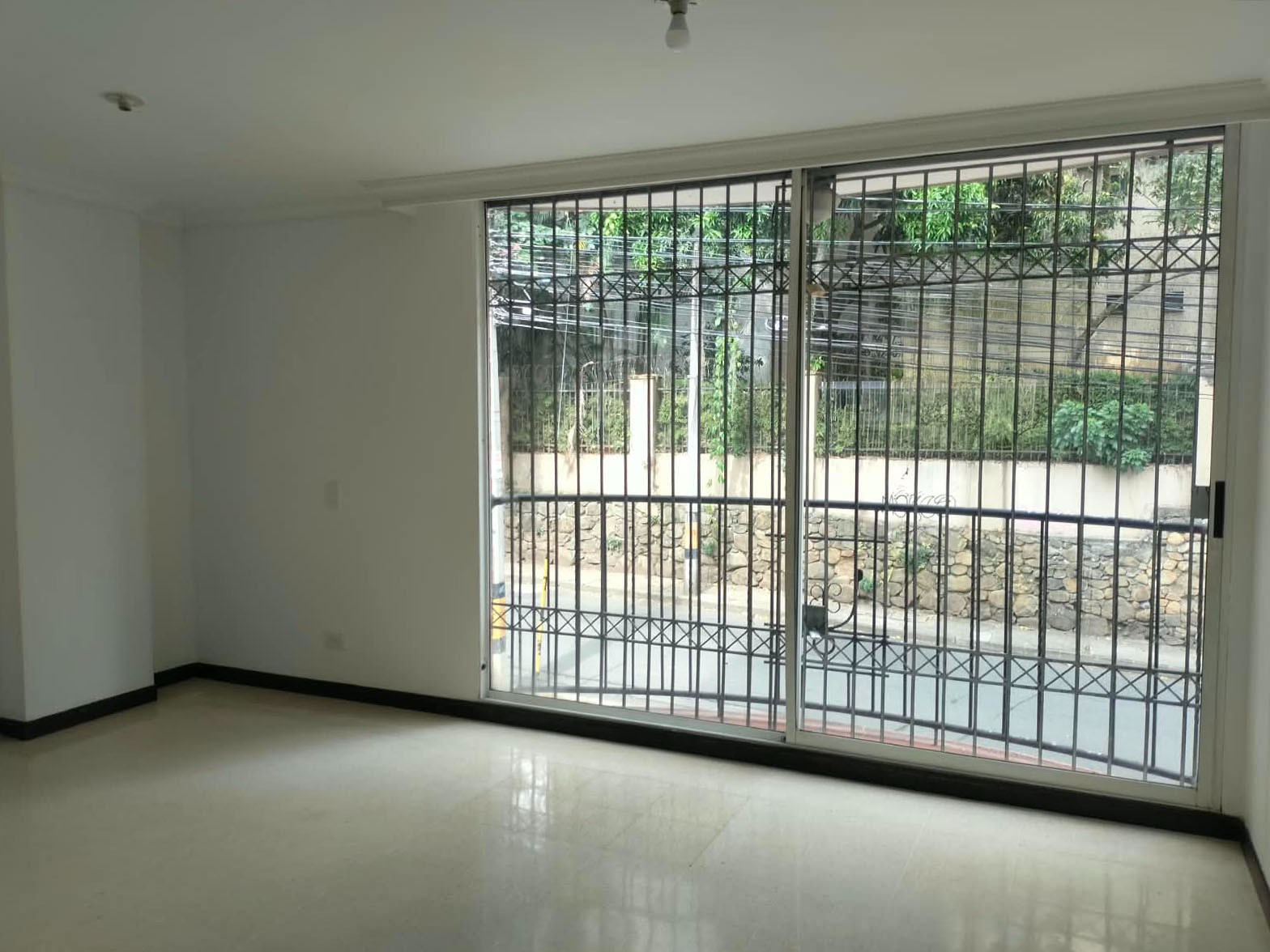 Apartamento en arriendo en El Poblado, Medellín · foto 2 de 17