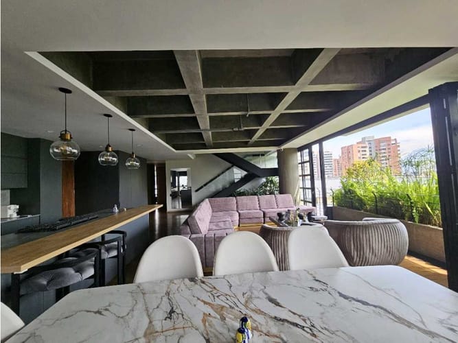 Apartamento de 4 alcobas en venta en El Campestre, Medellín, 250 m² · foto 2 de 24