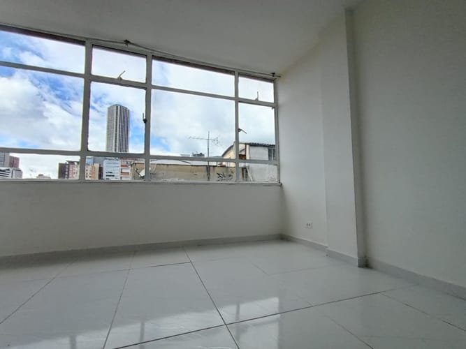 Apartaestudio en venta en Las Nieves, Bogotá, 44 m² · foto 3 de 11