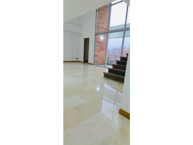 Apartamento de 5 alcobas en venta en Laureles, Medellín, 225 m² · foto 2 de 21