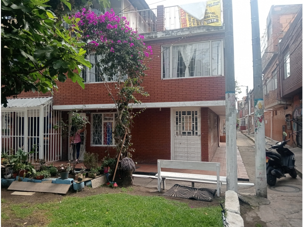 Casa en venta en Engativá, Bogotá · foto 2 de 18