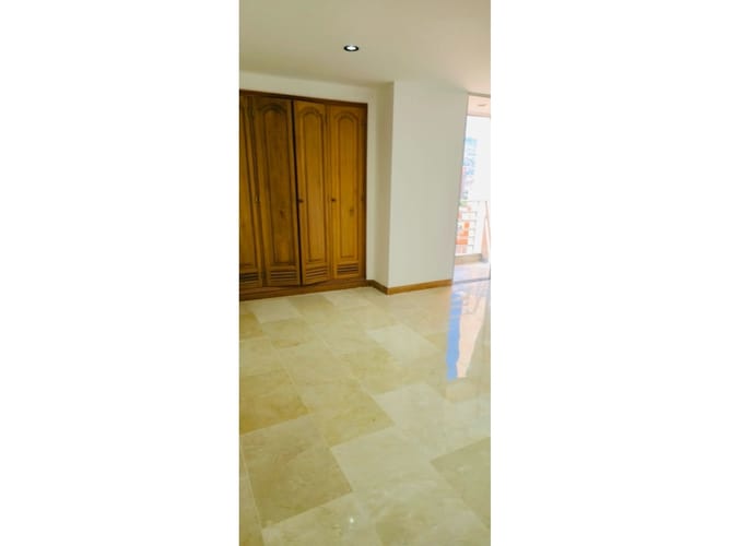 Apartamento de 5 alcobas en venta en Laureles, Medellín, 225 m² · foto 13 de 21