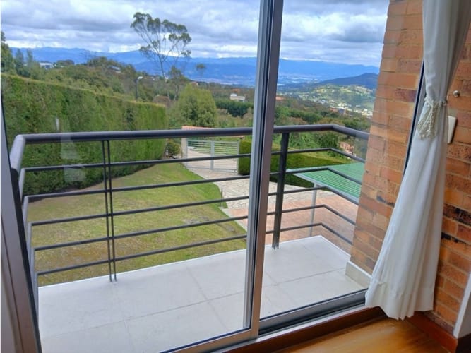 Casa de 5 alcobas en venta en Yerbabuena, Sopó, 352 m² · foto 18 de 24