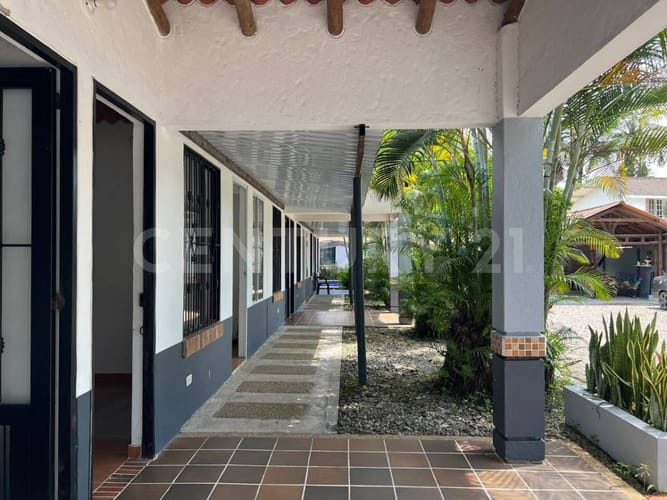 Casa de 10 alcobas en venta en Barcelona, Villavicencio, 400 m² · foto 9 de 18