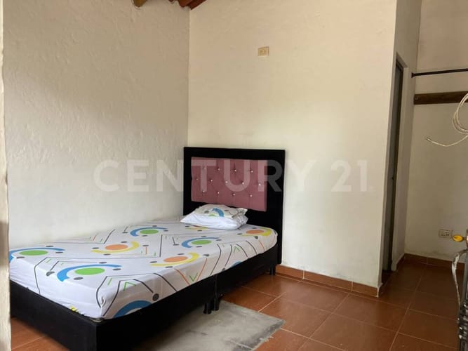Casa de 10 alcobas en venta en Barcelona, Villavicencio, 400 m² · foto 11 de 18