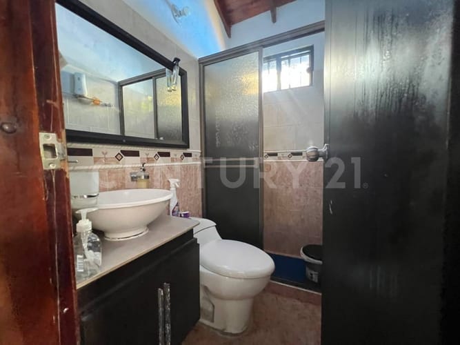Casa de 10 alcobas en venta en Barcelona, Villavicencio, 400 m² · foto 13 de 18
