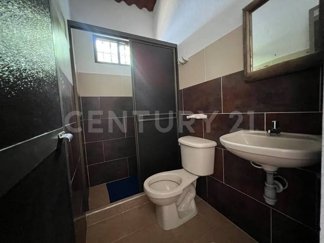 Casa de 10 alcobas en venta en Barcelona, Villavicencio, 400 m² · foto 17 de 18