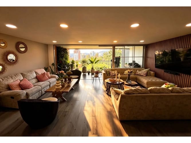 Apartamento de 3 alcobas en venta en El Tesoro, Envigado, 205 m² · foto 8 de 17