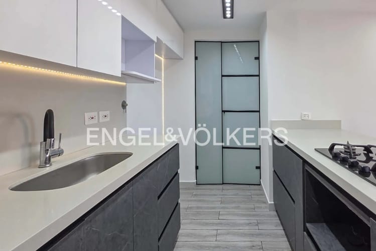 Apartamento de 1 alcoba en venta en Laureles, Medellín, 49 m² · foto 5 de 12