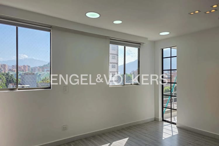 Apartamento de 1 alcoba en venta en Laureles, Medellín, 49 m² · foto 3 de 12