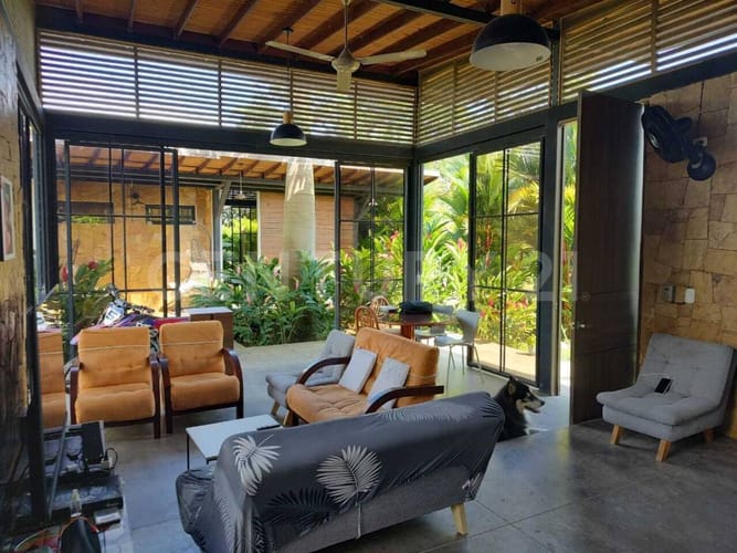 Casa de 3 alcobas en venta en La Vigia, Villavicencio, 380 m² · foto 2 de 18