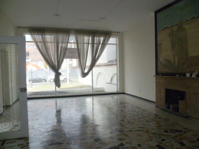 Casa de 5 alcobas en venta en Rafael Nuñez, Bogotá, 480 m² · foto 2 de 24