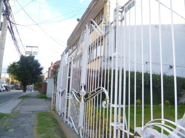 Casa de 5 alcobas en venta en Rafael Nuñez, Bogotá, 480 m² · foto 8 de 24