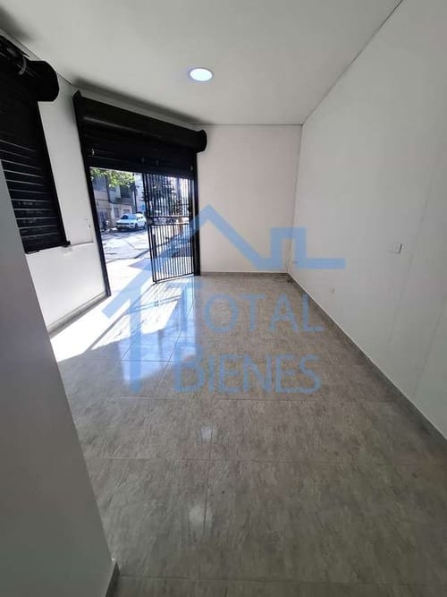 Local en arriendo en San Bernardo, Medellín, 20 m² · foto 2 de 8