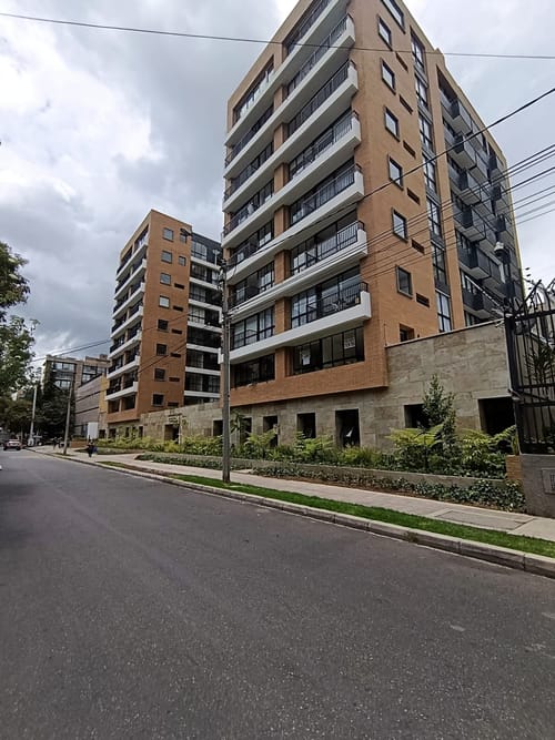 Apartaestudio en venta en Chico Norte, Bogotá, 17 m² · foto 9 de 14