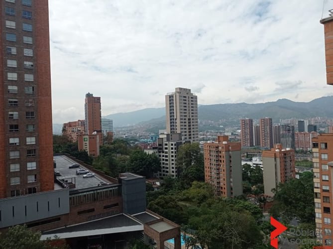 Apartamento de 2 alcobas en arriendo en El Poblado, Medellín, 59 m² · foto 9 de 11