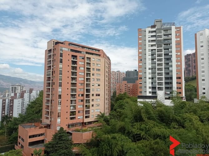 Apartamento de 2 alcobas en arriendo en El Poblado, Medellín, 59 m² · foto 10 de 11