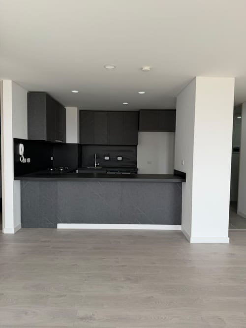 Apartamento de 3 alcobas en arriendo en San Antonio Norte, Bogotá, 108 m² · foto 2 de 24
