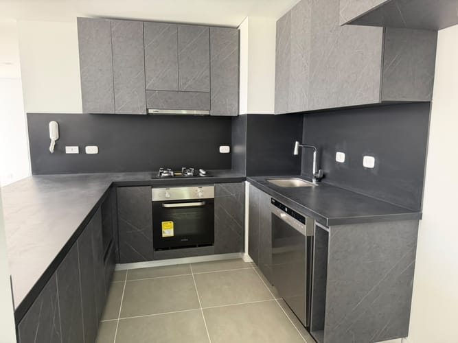 Apartamento de 3 alcobas en arriendo en San Antonio Norte, Bogotá, 108 m² · foto 3 de 24
