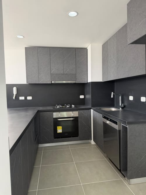Apartamento de 3 alcobas en arriendo en San Antonio Norte, Bogotá, 108 m² · foto 4 de 24