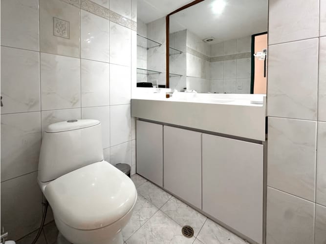 Apartamento de 3 alcobas en venta en El Poblado, Medellín, 135 m² · foto 2 de 22