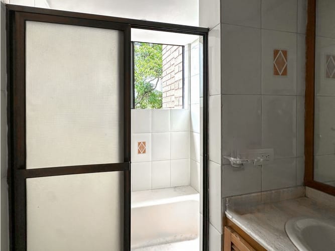 Apartamento de 3 alcobas en venta en El Poblado, Medellín, 135 m² · foto 3 de 22