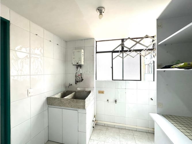 Apartamento de 3 alcobas en venta en El Poblado, Medellín, 135 m² · foto 15 de 22