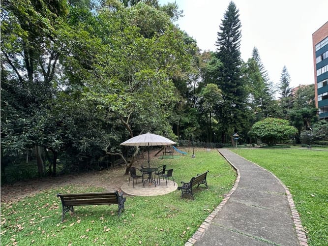 Apartamento de 3 alcobas en venta en El Poblado, Medellín, 135 m² · foto 22 de 22