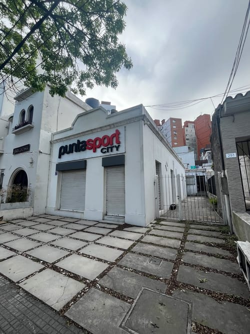 Oficina o Local de 100 m2 a metros del Punta Carretas Shopping · Foto 1