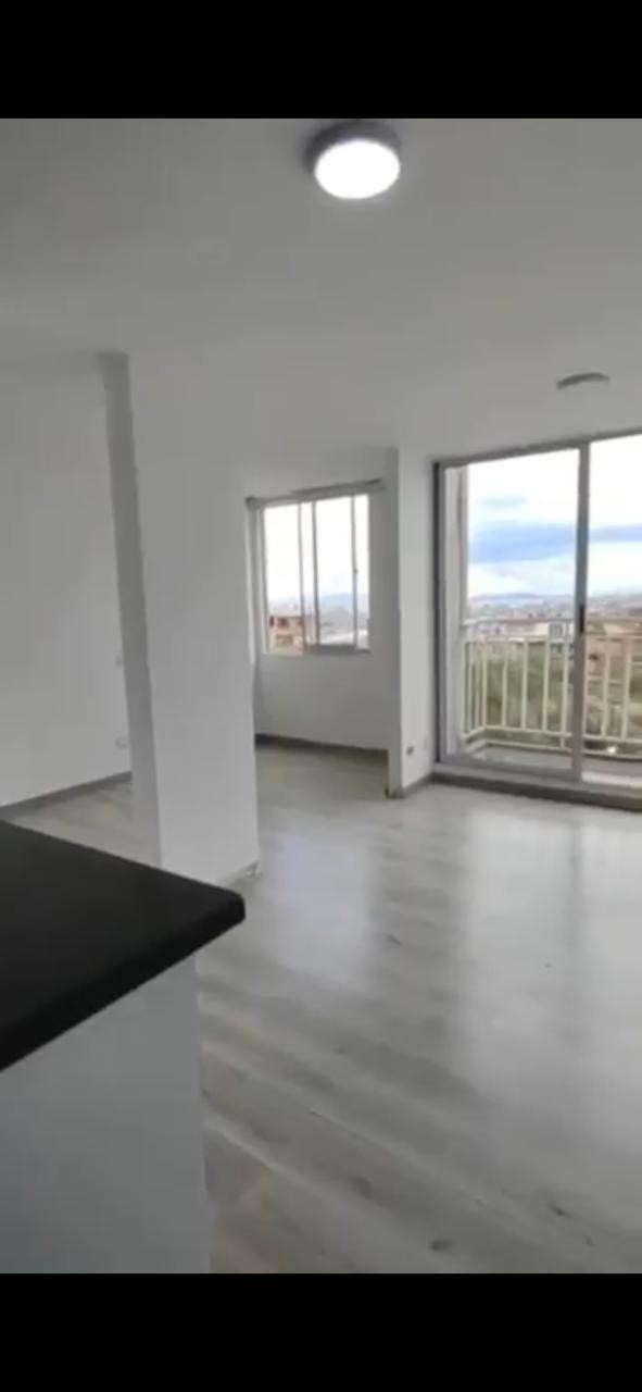 Apartamento en venta en Las Brisas, Bogotá · foto 2 de 8
