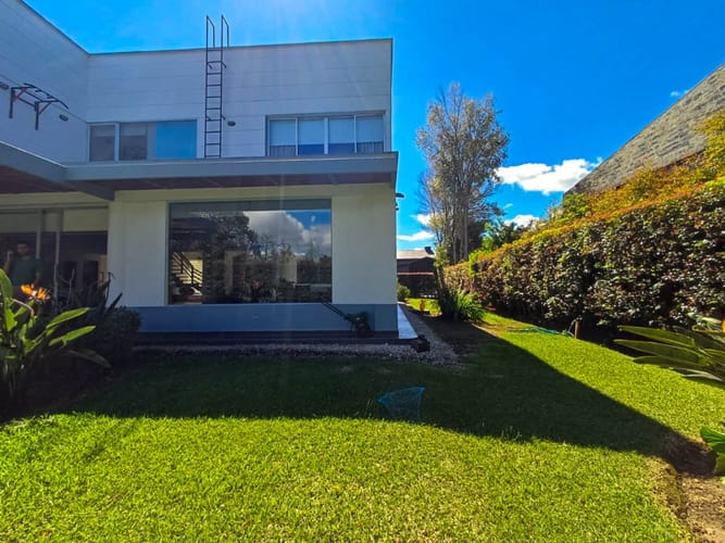 Casa de 4 alcobas en venta en Llano Grande, Rionegro, 380 m² · foto 2 de 24