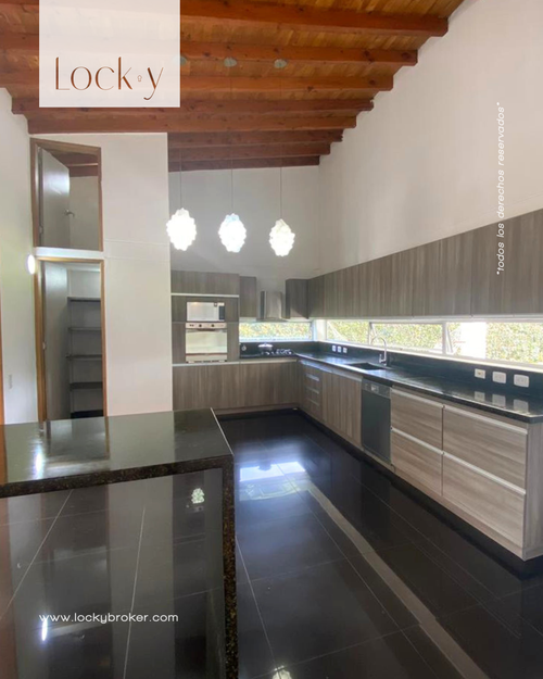 Casa de 5 alcobas en venta en Llano Grande, Rionegro, 350 m² · foto 8 de 18