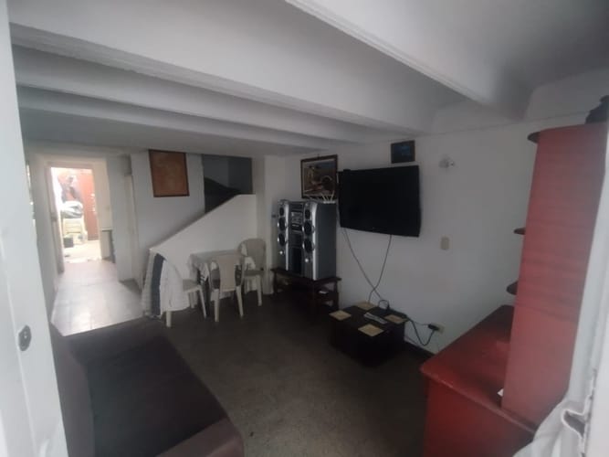 Casa de 2 alcobas en venta en San Carlos, Bogotá, 54 m² · foto 2 de 16