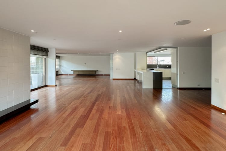 Apartamento de 2 alcobas en venta en La Cabrera, Bogotá, 249 m² · foto 2 de 24