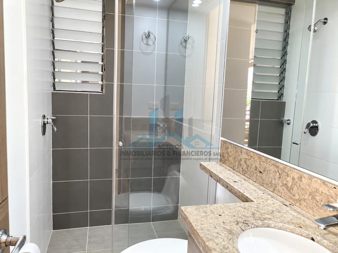 Apartamento de 3 alcobas en arriendo en Las Palmas, Ricaurte, 96 m² · foto 13 de 24
