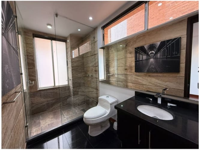 Apartamento de 1 alcoba en venta en Los Rosales, Bogotá, 74 m² · foto 6 de 7